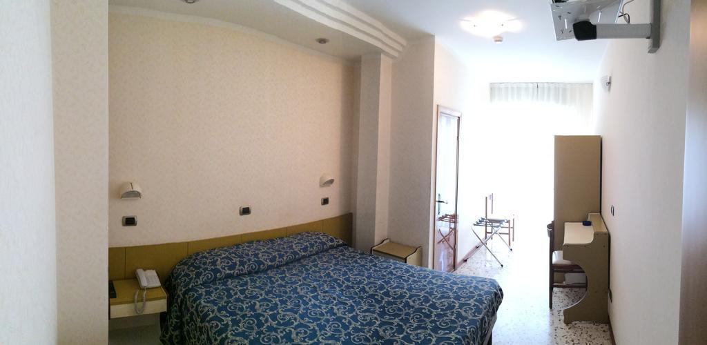 Hotel Royal Misano Adriatico Habitación foto