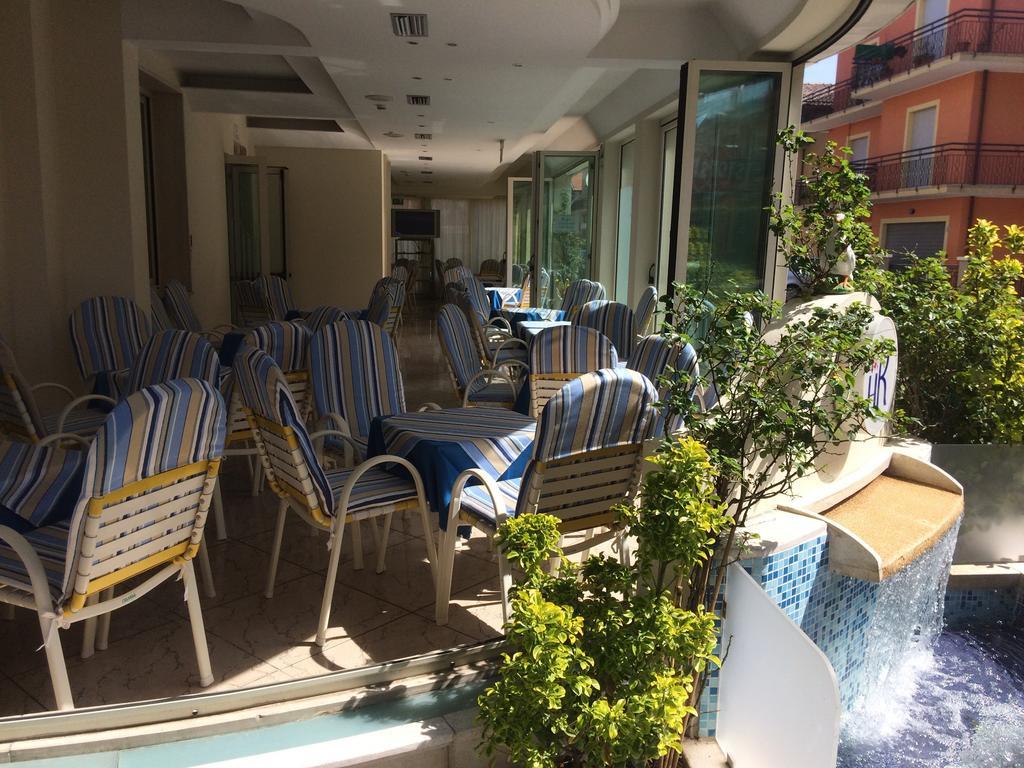Hotel Royal Misano Adriatico Exterior foto